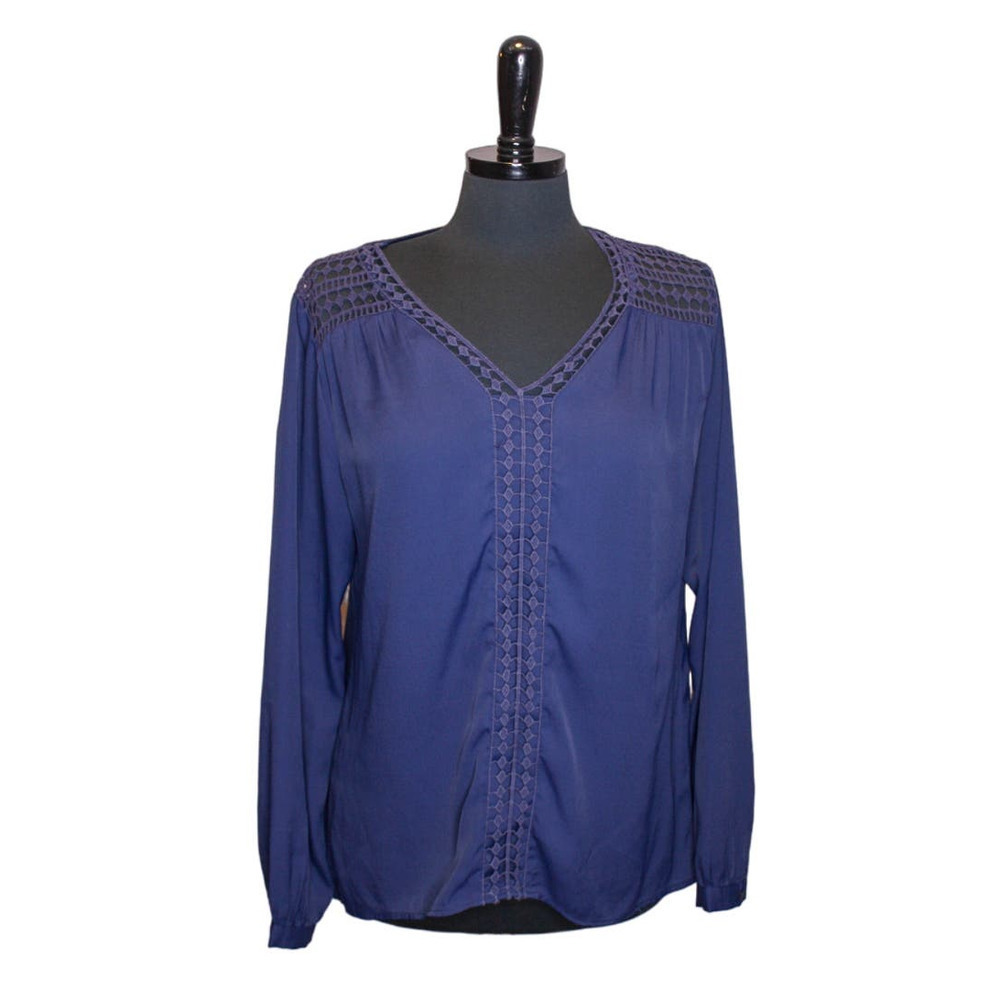White House Black Market Blouse Top Blue Crochet Detail V Neck Size 10